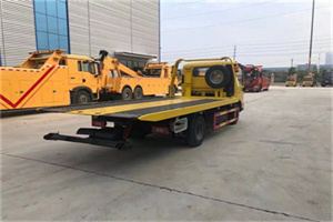 宏伟非事故拖车