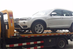 宏伟拖车24小时服务电话